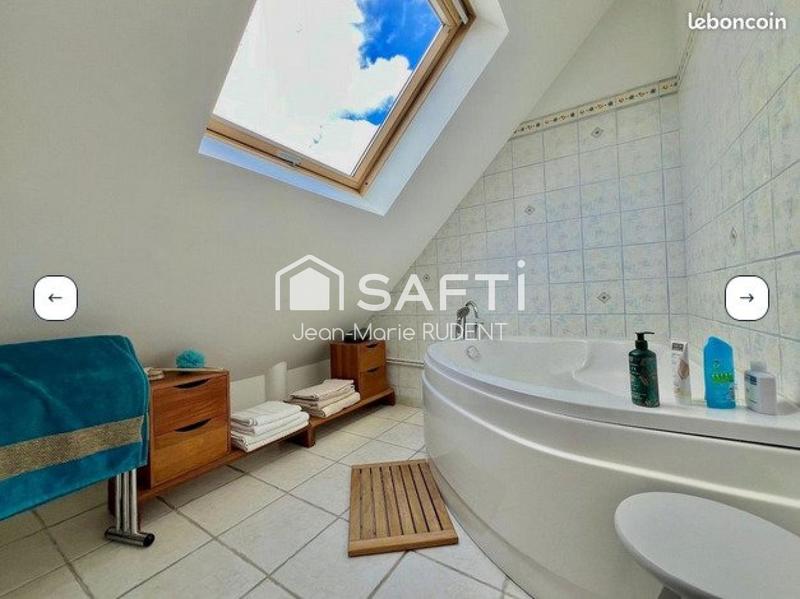 Maison - 212 m² - 7 pièces