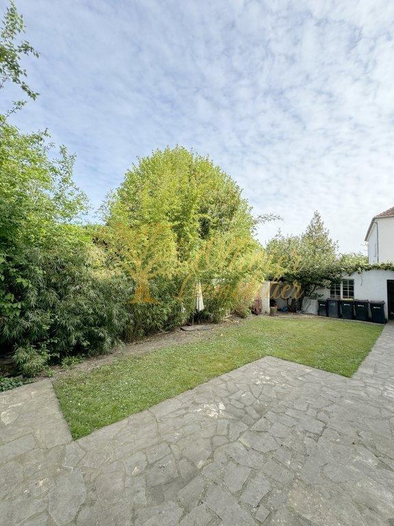 Maison - 209 m² - 8 pièces