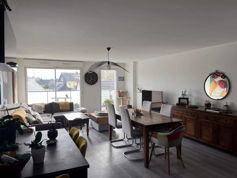 Appartement - 93 m² - 5 pièces