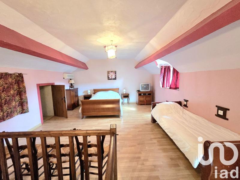 Maison - 216 m² - 10 pièces