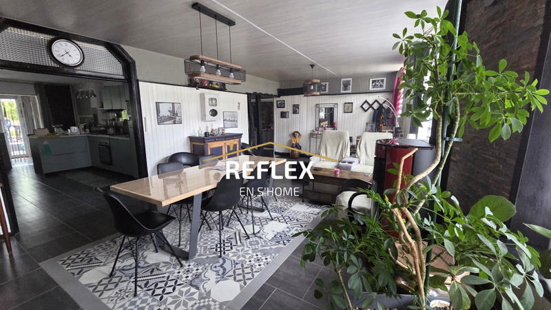 Maison - 229 m² - 8 pièces