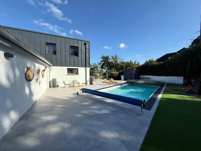 Villa - 330 m² - 9 pièces