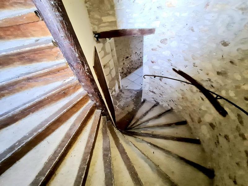 Château - 2 246 m² - 40 pièces