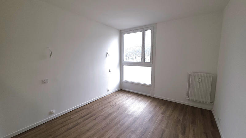 Appartement - 90 m² - 5 pièces