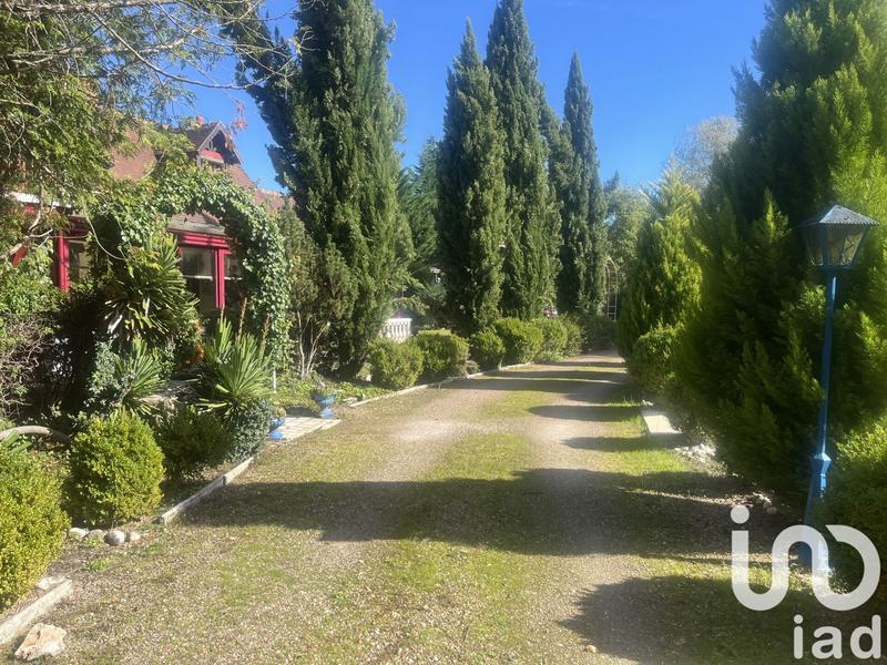 Maison - 180 m² - 8 pièces