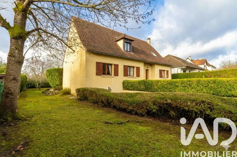 Maison - 200 m² - 7 pièces