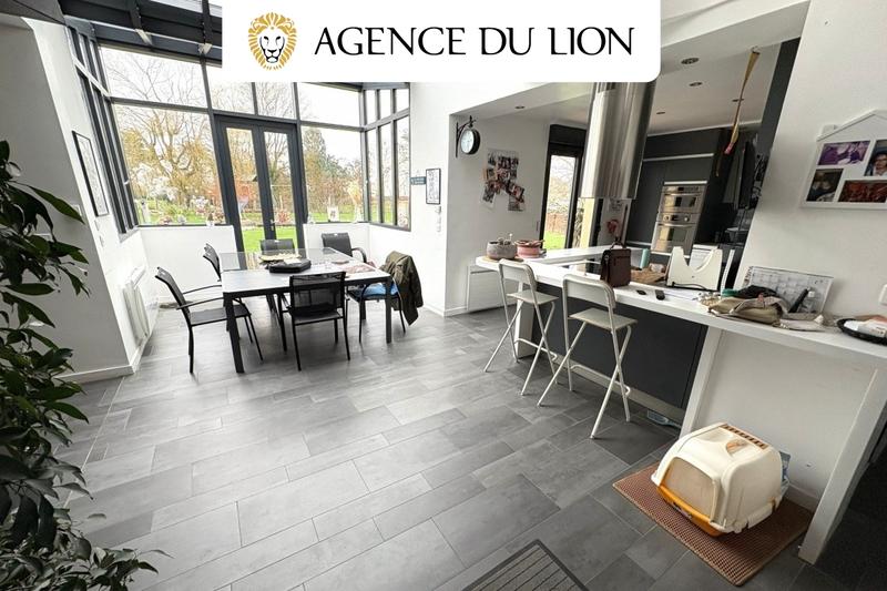 Maison - 201 m² - 9 pièces