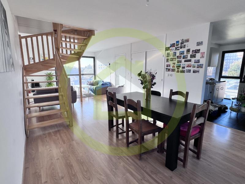 Duplex - 136 m² - 6 pièces