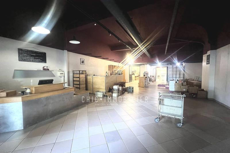 Local commercial - 197 m²