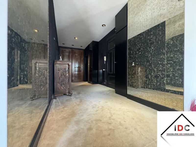 Appartement - 155 m² - 5 pièces