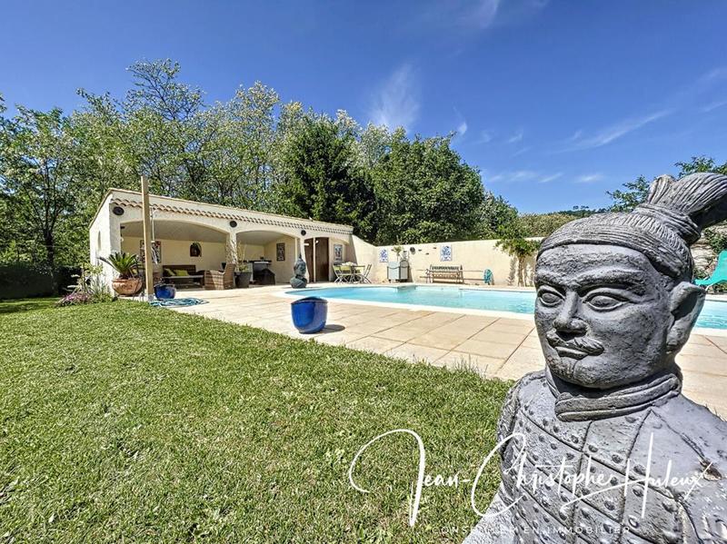 Villa - 200 m² - 8 pièces