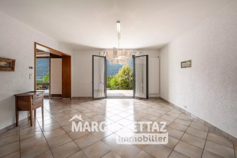 Maison - 225 m² - 8 pièces
