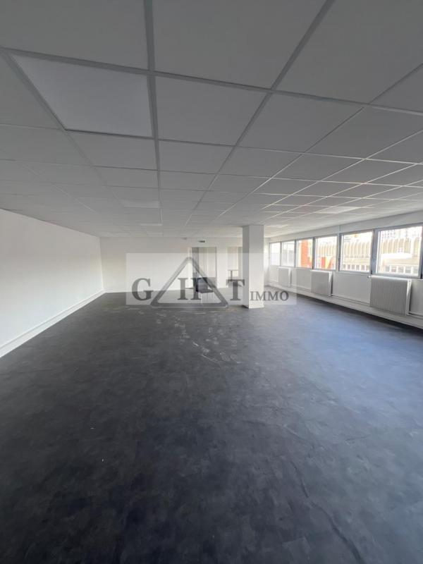 Entrepôt - 1 502 m²