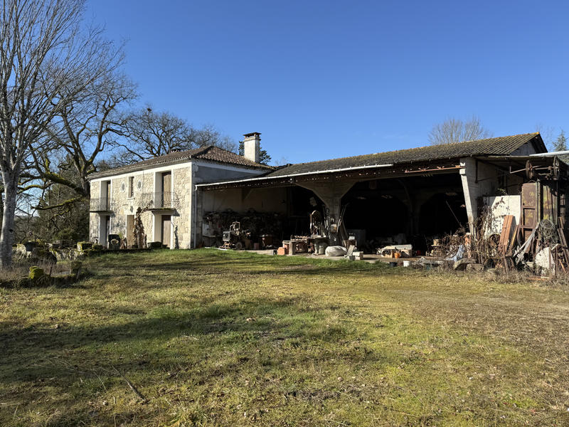 Maison - 235 m² - 8 pièces