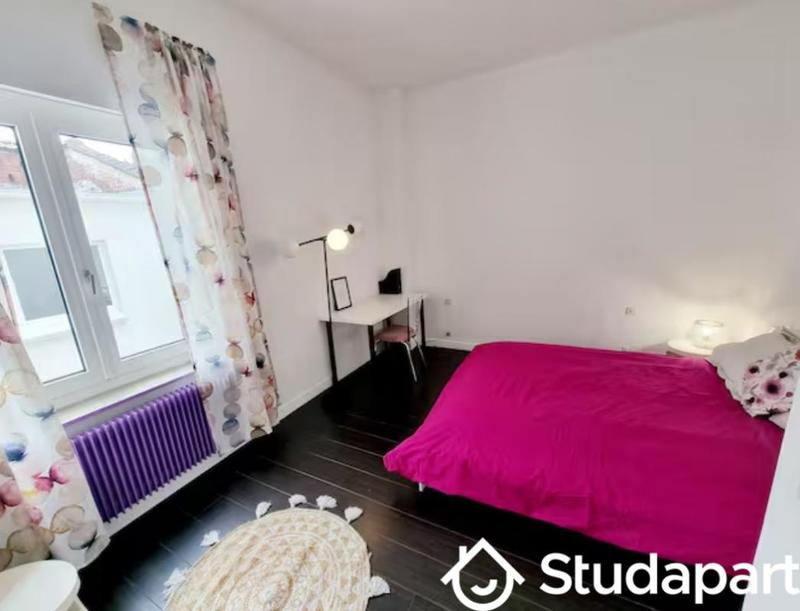 Chambre - 11 m² - 1 pièce