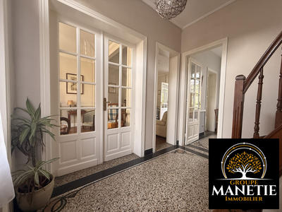 Maison - 248 m² - 11 pièces