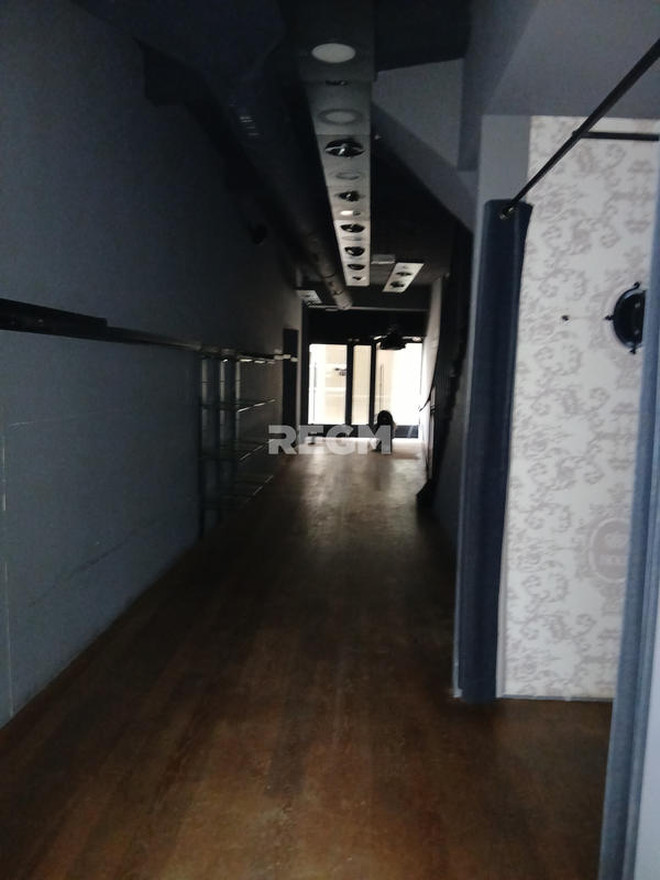 Local commercial - 310 m²