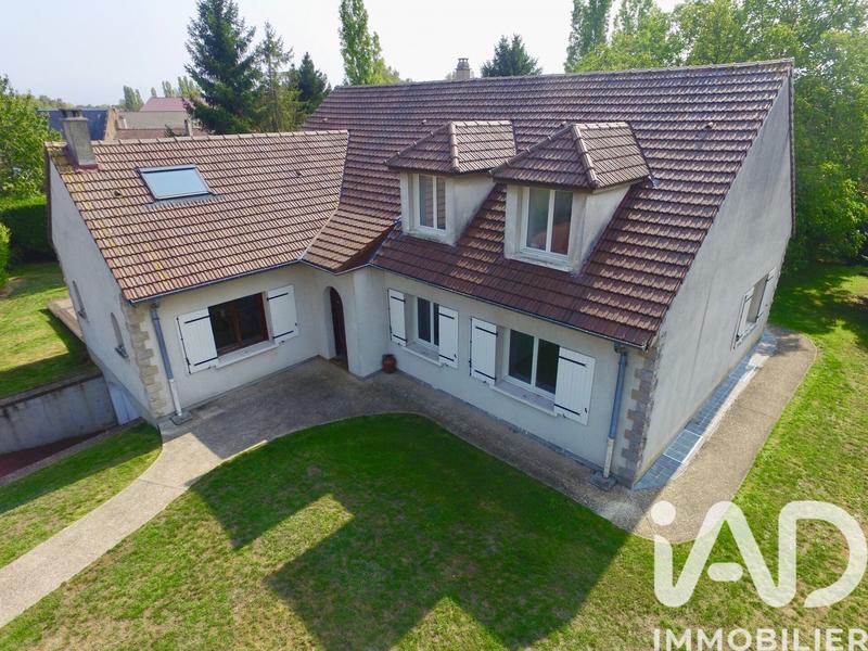 Maison - 230 m² - 9 pièces