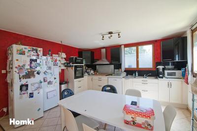 Maison - 1 500 m² - 10 pièces