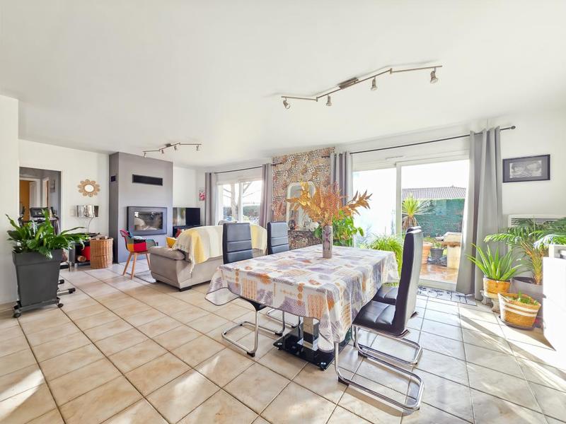 Maison - 95 m² - 4 pièces