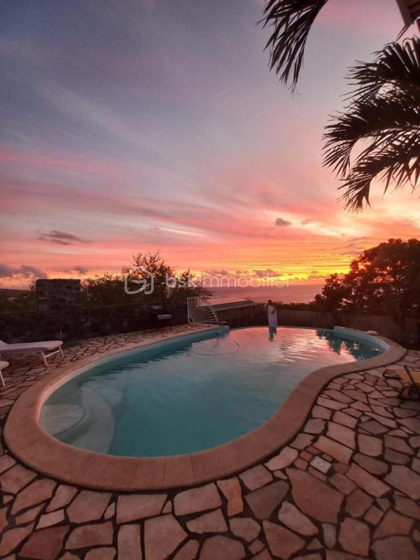 Maison - 200 m² - 7 pièces