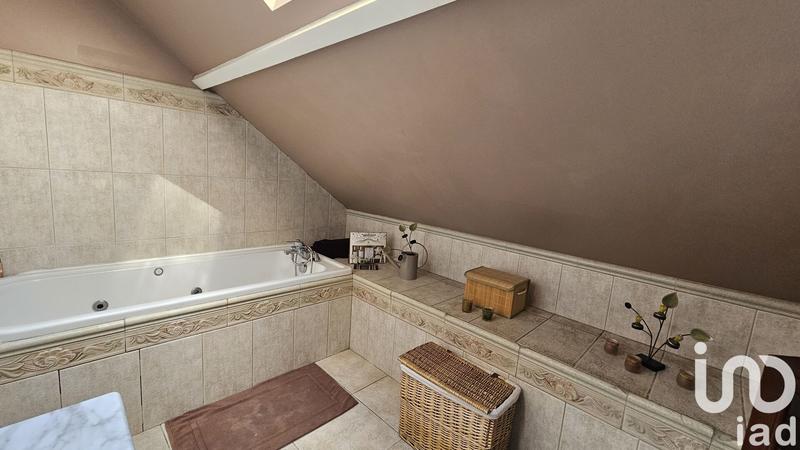 Maison - 226 m² - 7 pièces