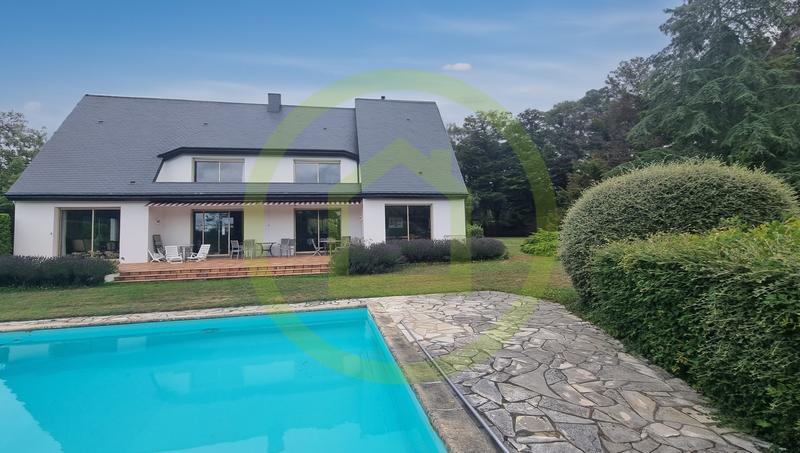 Maison - 263 m² - 7 pièces