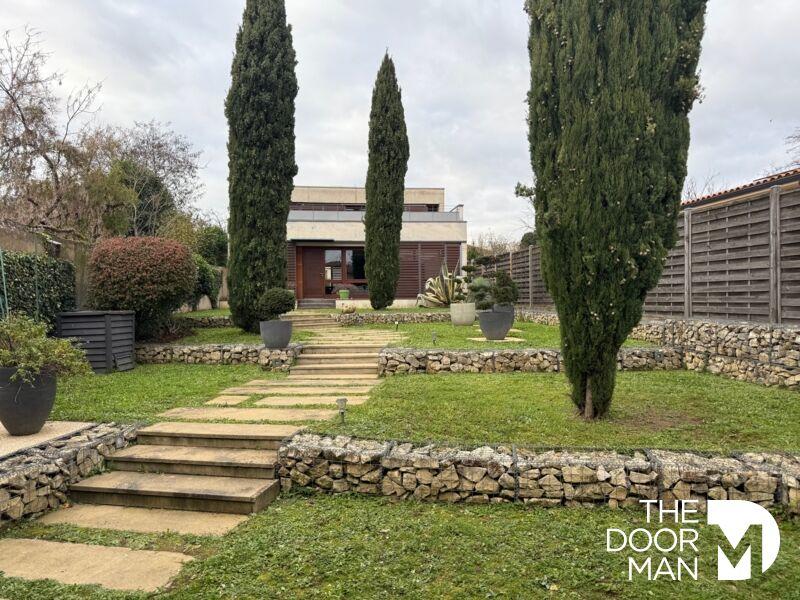 Maison d'architecte - 212 m² - 6 pièces