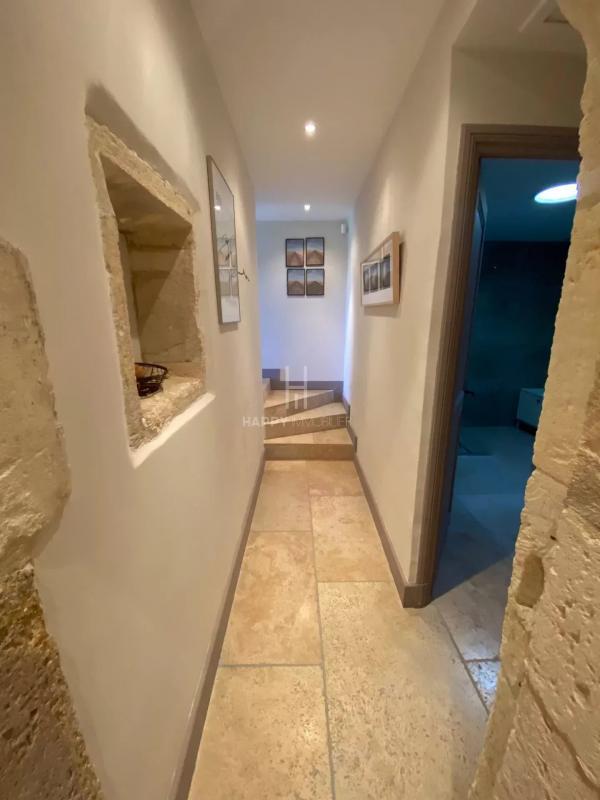 Mas - 300 m² - 8 pièces