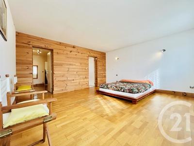 Maison de ville - 208 m² - 7 pièces