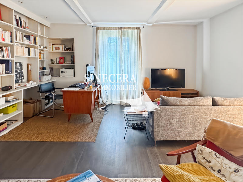 Maison - 260 m² - 9 pièces