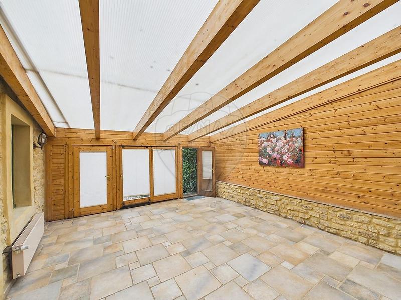 Maison - 240 m² - 12 pièces