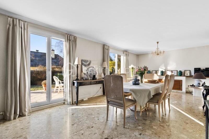 Maison - 189 m² - 8 pièces