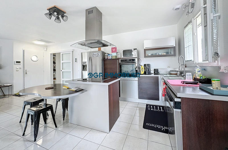 Maison - 147 m² - 6 pièces