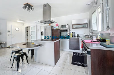 Maison - 147 m² - 6 pièces