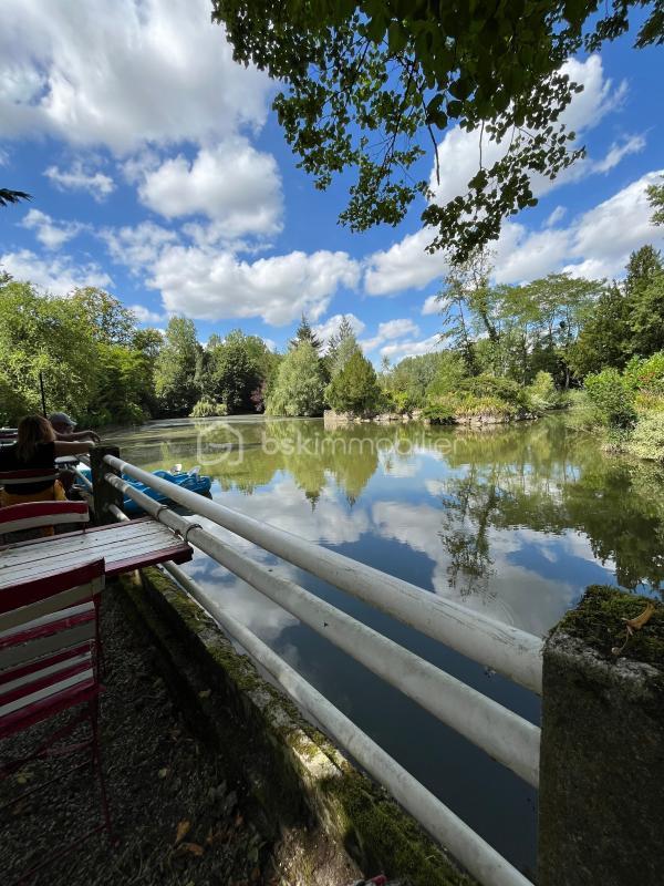 Demeure - 750 m² - 10 pièces