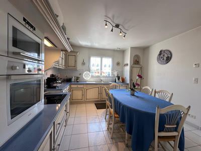 Maison - 159 m² - 6 pièces