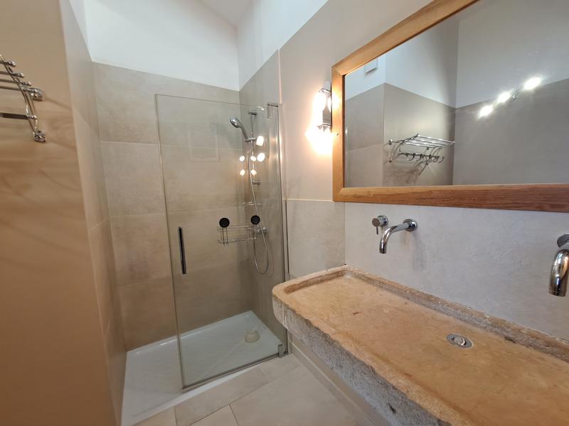 Maison - 425 m² - 10 pièces