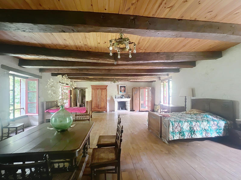 Maison de village - 320 m² - 10 pièces