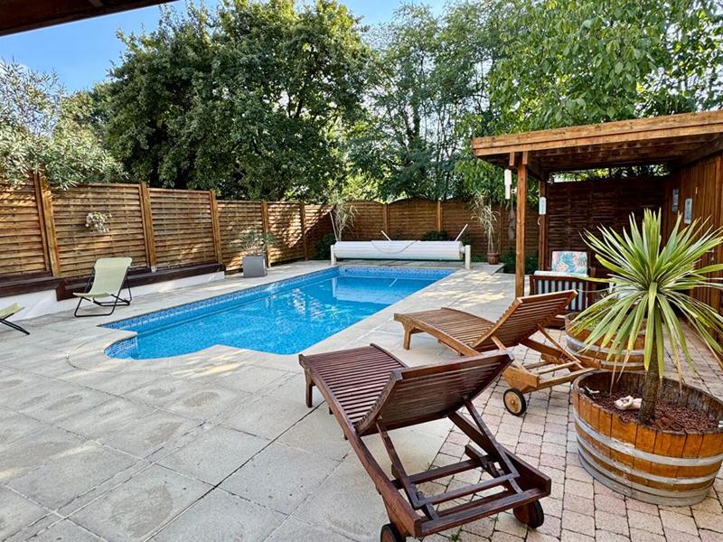 Maison - 182 m² - 8 pièces