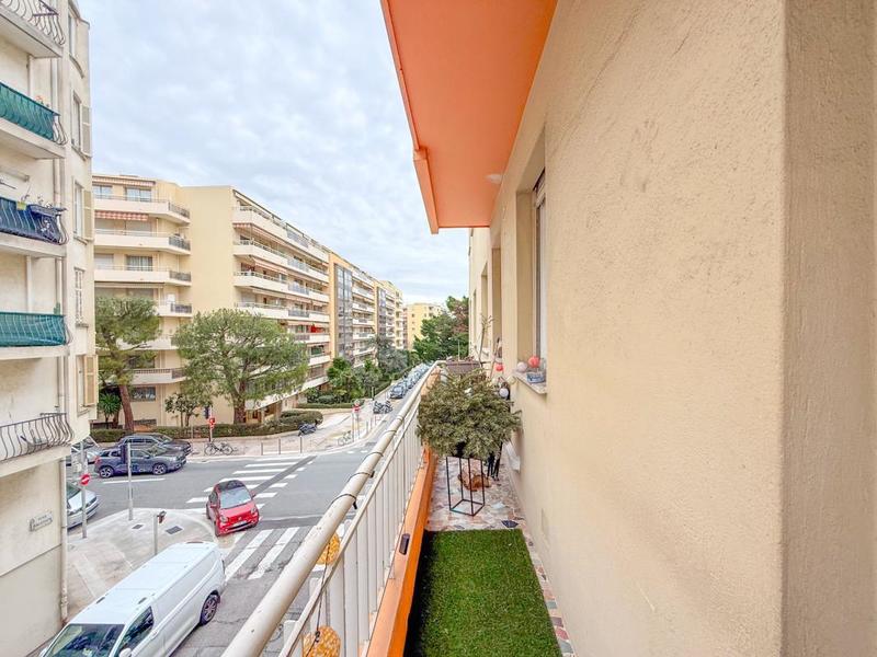 Studio - 30 m² - 2 pièces