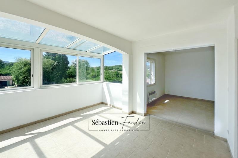 Maison - 236 m² - 9 pièces