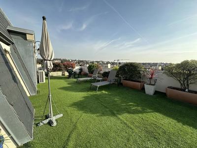 Appartement - 102 m² - 5 pièces