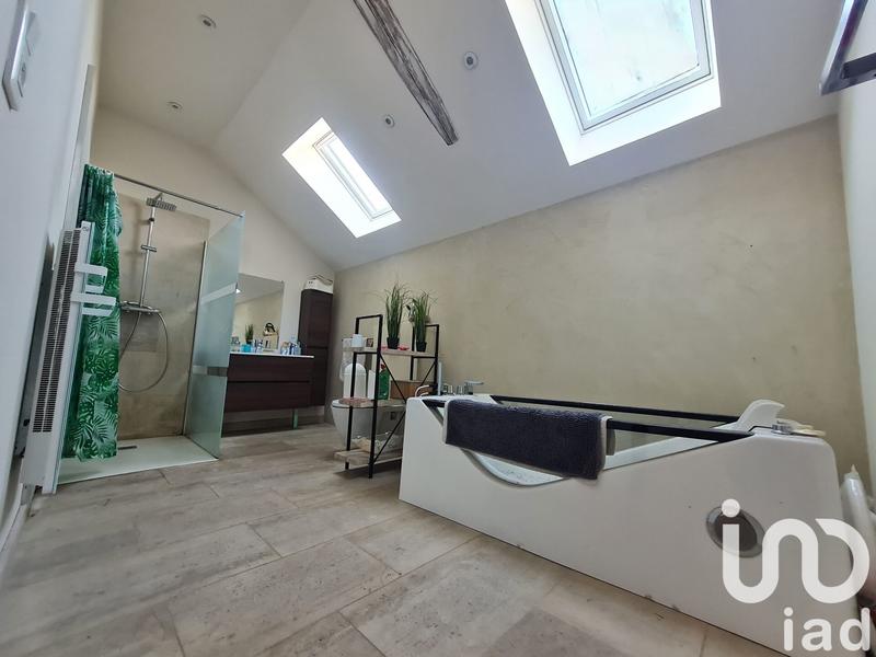 Maison - 187 m² - 8 pièces