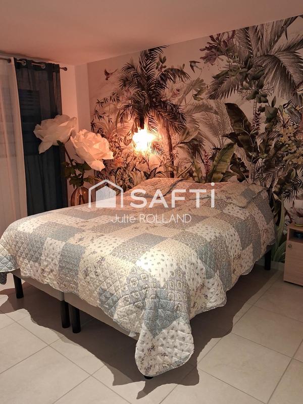 Maison - 250 m² - 8 pièces