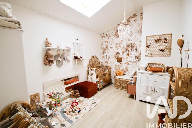 Maison - 205 m² - 9 pièces