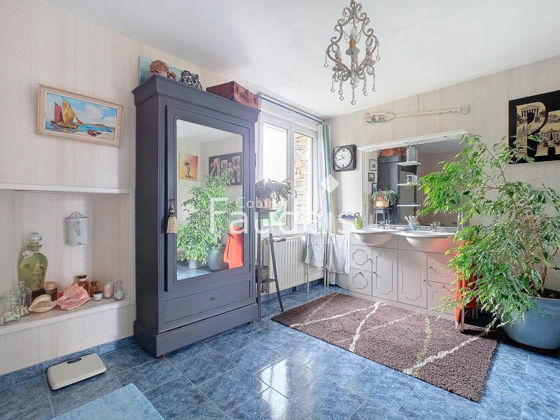 Maison de village - 286 m² - 14 pièces