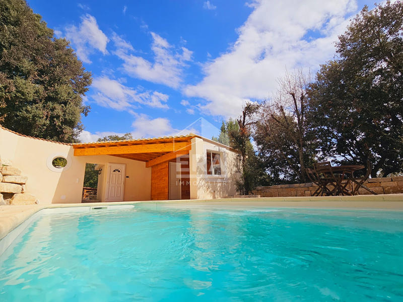 Maison - 205 m² - 4 pièces