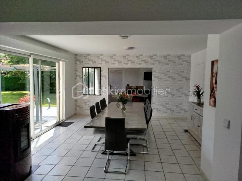 Maison - 248 m² - 11 pièces