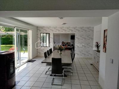 Maison - 248 m² - 11 pièces